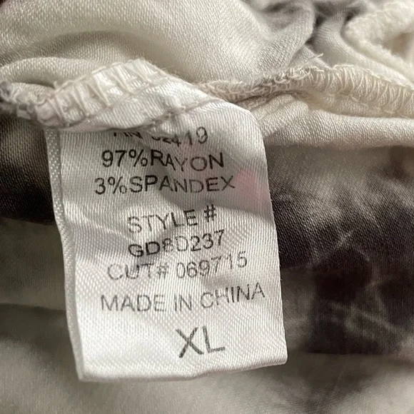 Green Envelope Kimono Sleeve Romper Women’s size XL - Picture 7 of 7